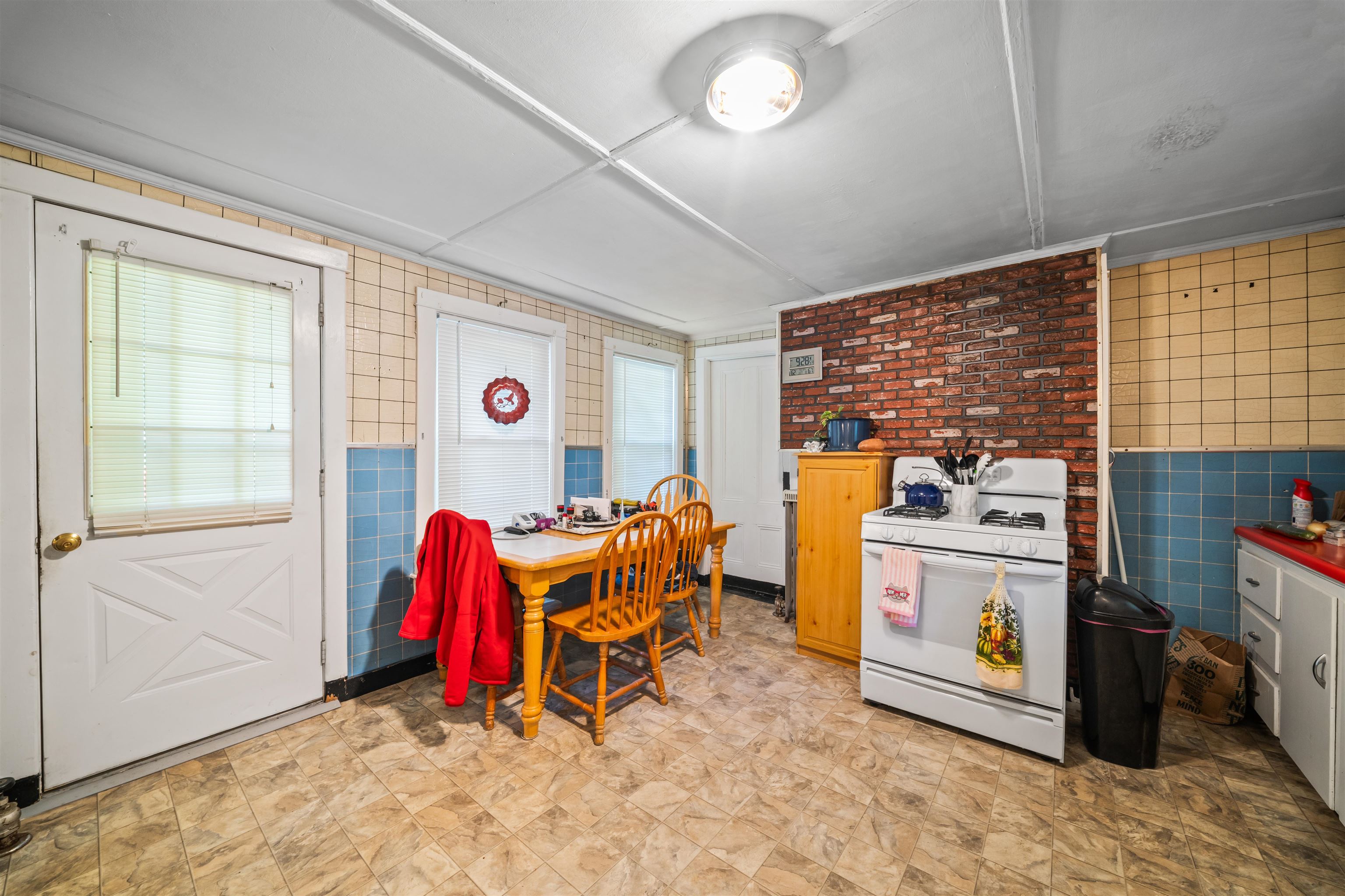 18 Morton Avenue Rochester, NH 03867 - Photo 11 of 32