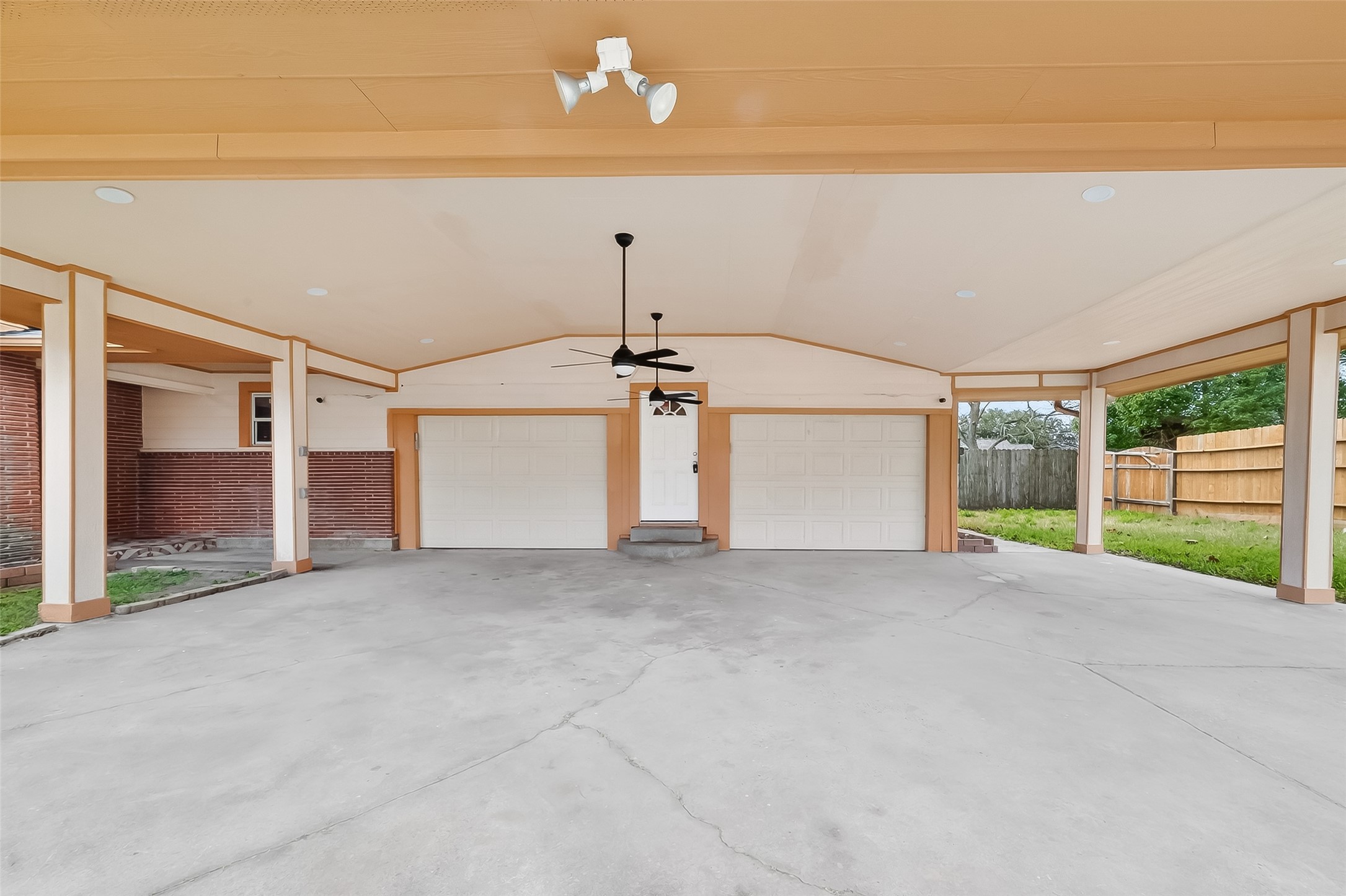 807-805 Ruth Street Baytown, TX 77520 - Photo 16 of 18 Gallery Image 16