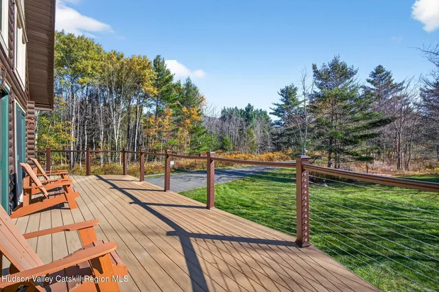 a picture of a wall with a white wall and a picture