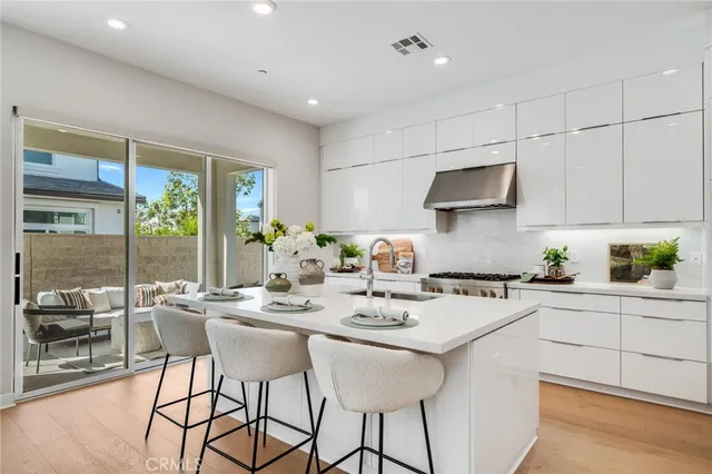 $1,950,000 | 301 Brackens, Lake Forest, CA 92630