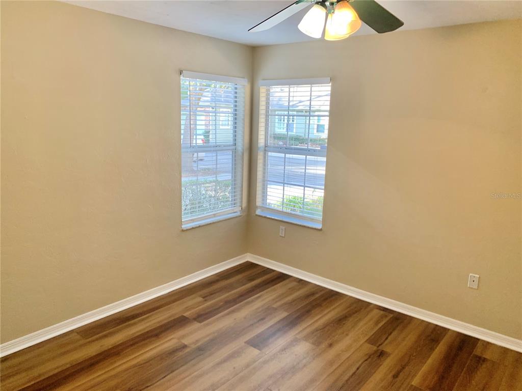 5268 Southwest 97 Way Gainesville, FL 32608 - Photo 22 of 33 an empty room with a window