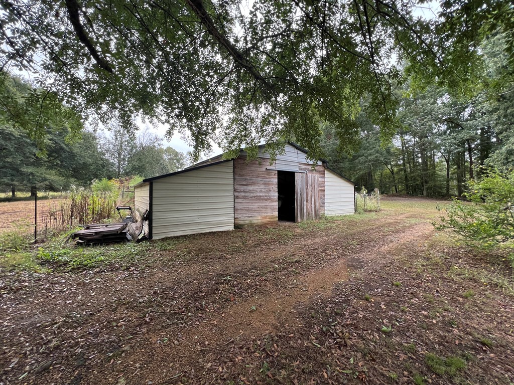 759 Carbondale Road Southwest Dalton, GA 30721 - Photo 3 of 22 Gallery Image 3