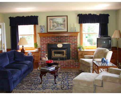 9 Adirondack Road Chelmsford, MA 01824 - Photo 12 of 29 Gallery Image 12