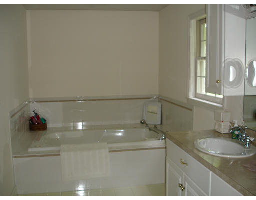 9 Adirondack Road Chelmsford, MA 01824 - Photo 22 of 29 Gallery Image 22