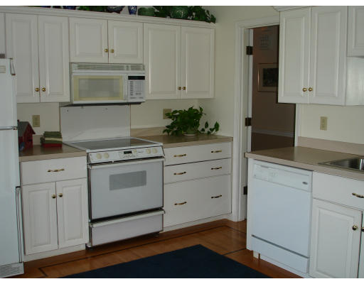 9 Adirondack Road Chelmsford, MA 01824 - Photo 5 of 29 Gallery Image 5