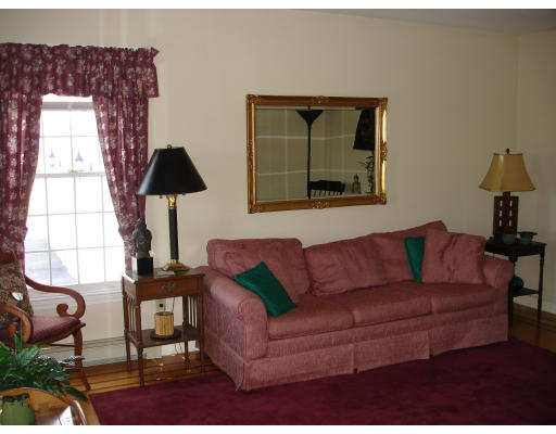 9 Adirondack Road Chelmsford, MA 01824 - Photo 8 of 29 Gallery Image 8