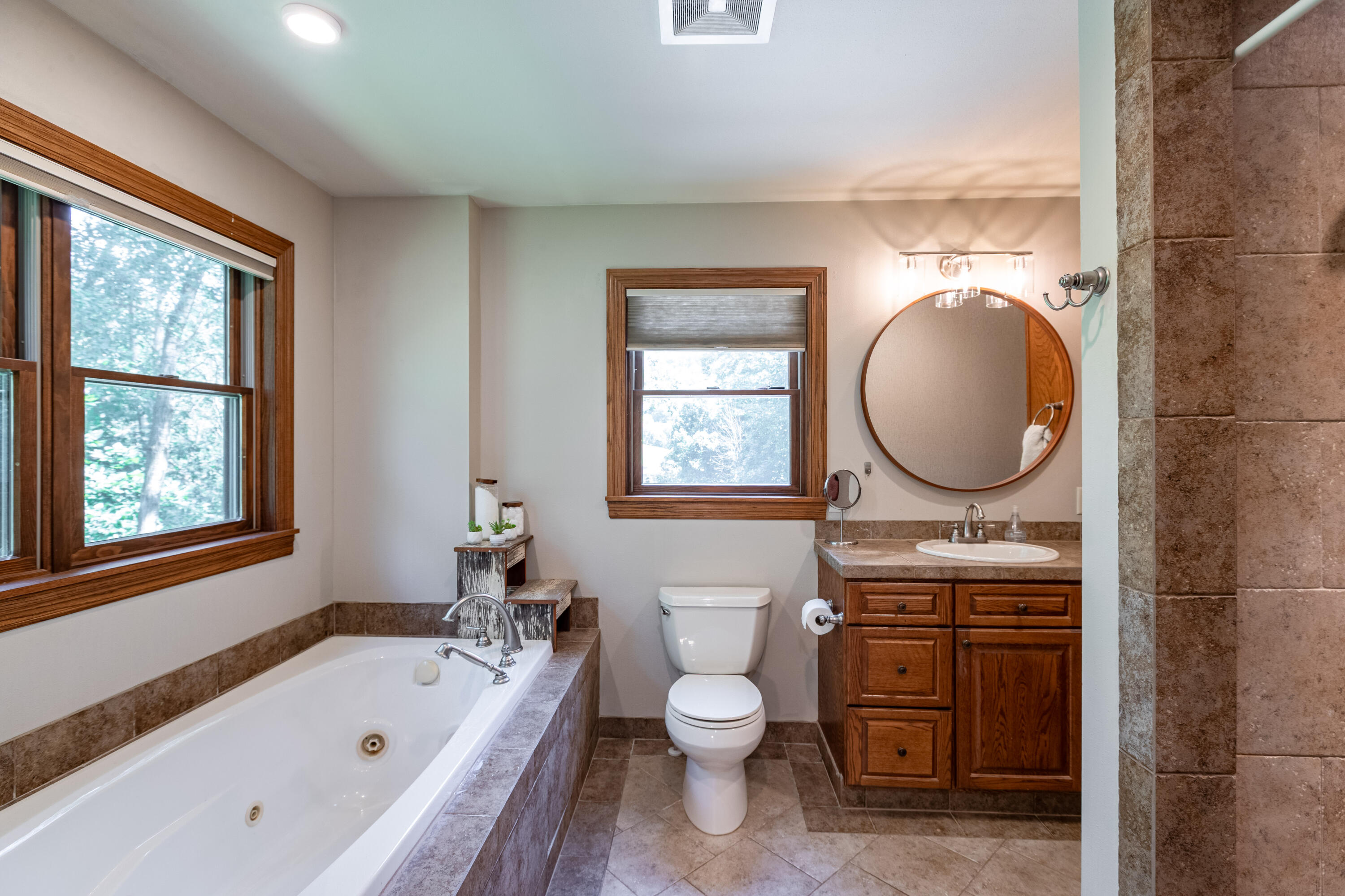 N6587 McCurdy Road Holmen, WI 54636 - Photo 19 of 34 Primary Bathroom