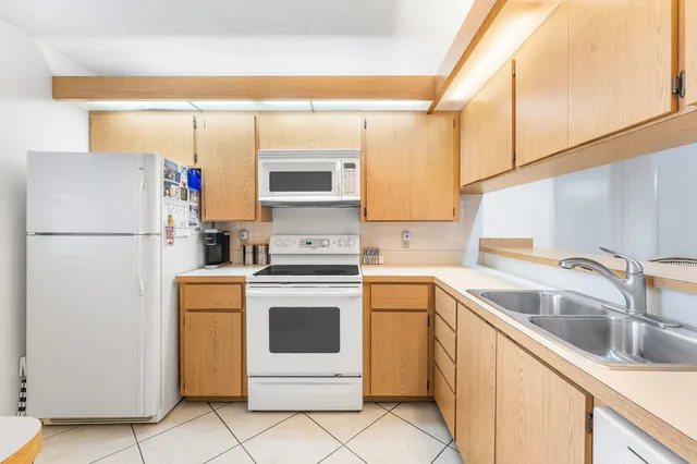 $485,000 | 2501 Marina Isle Way, Unit 304, Jupiter, FL 33477