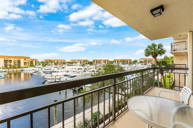 $485,000 | 2501 Marina Isle Way, Unit 304, Jupiter, FL 33477