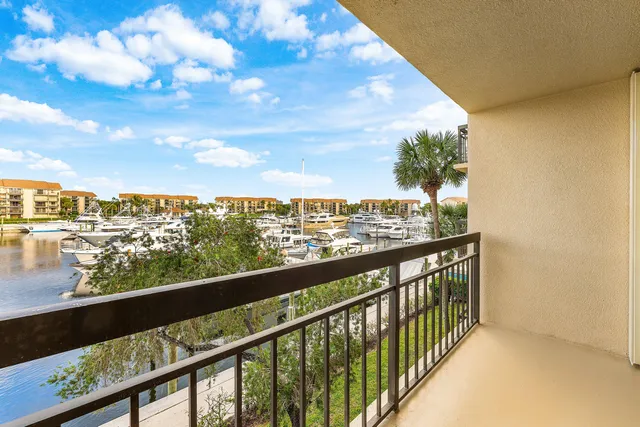 $485,000 | 2501 Marina Isle Way, Unit 304, Jupiter, FL 33477