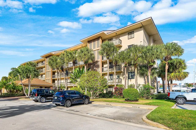 $485,000 | 2501 Marina Isle Way, Unit 304, Jupiter, FL 33477