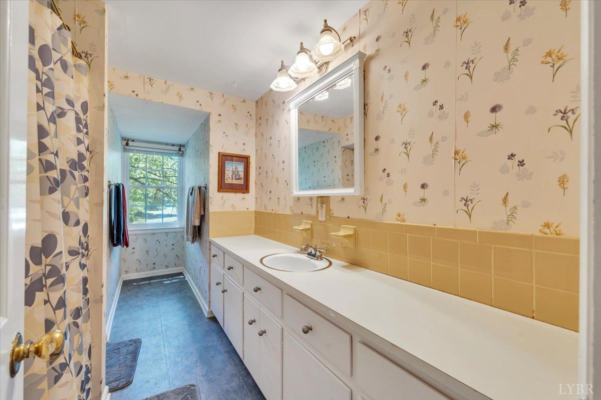 5136 Wedgewood Road Lynchburg, VA 24503 - Photo 34 of 57 Gallery Image 34