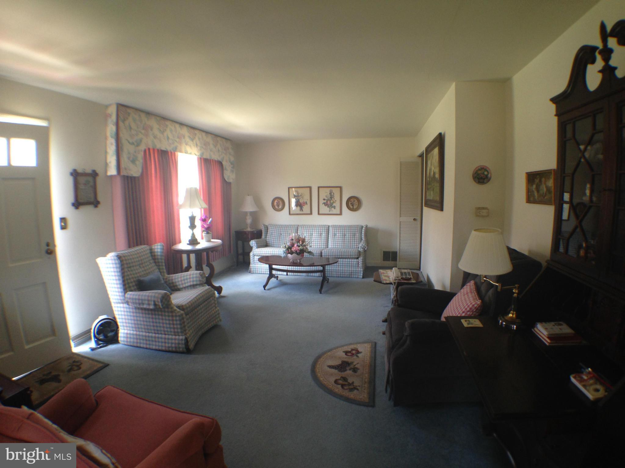 14112 Valley Road Northeast Cumberland, MD 21502 - Photo 3 of 25 Living Room