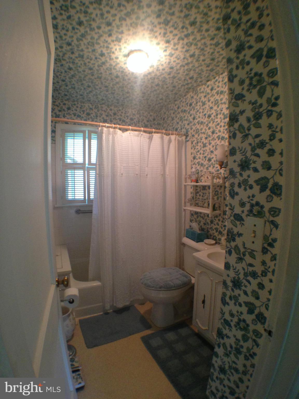 14112 Valley Road Northeast Cumberland, MD 21502 - Photo 8 of 25 Bath