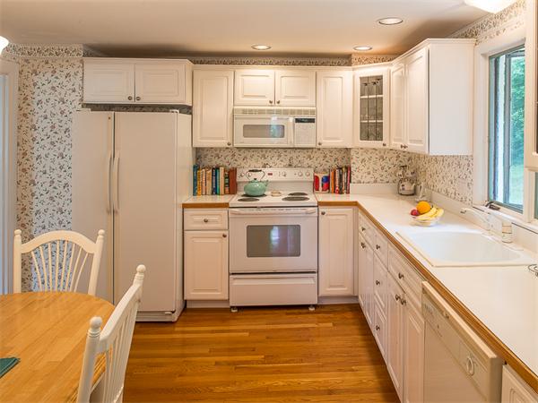 5 Stratford Road Marblehead, MA 01945 - Photo 8 of 19 Gallery Image 8