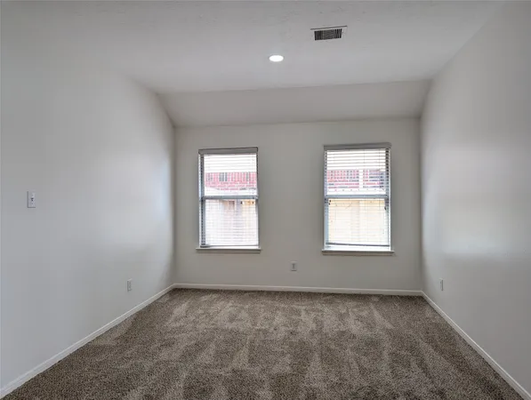$2,500 | 5618 Savannah Woods Lane, Rosharon, TX 77583