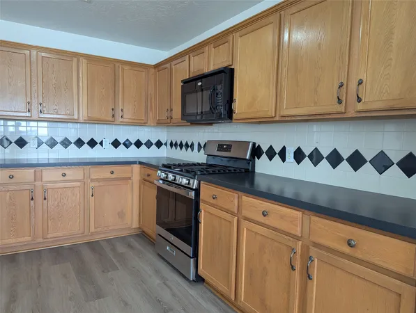 $2,500 | 5618 Savannah Woods Lane, Rosharon, TX 77583