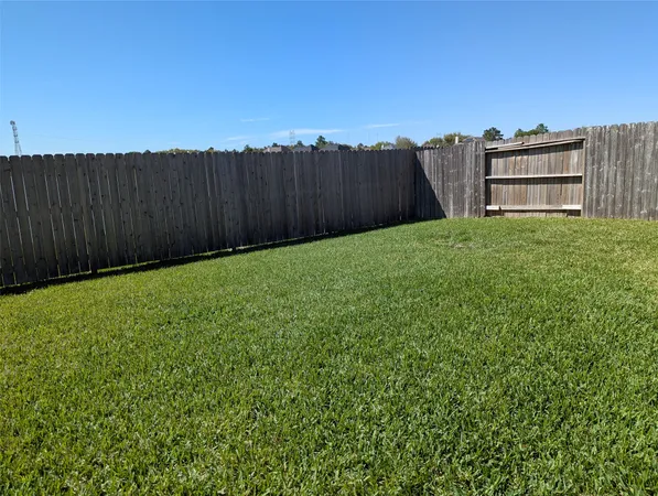 $2,500 | 5618 Savannah Woods Lane, Rosharon, TX 77583