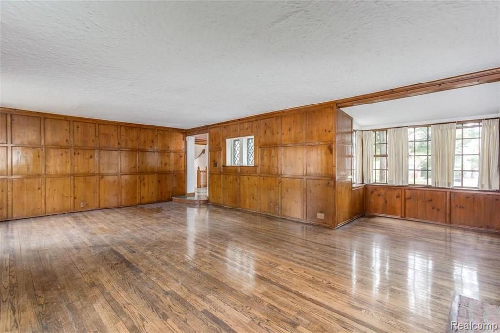 19505 Canterbury Road Detroit, MI 48221 - Photo 5 of 32