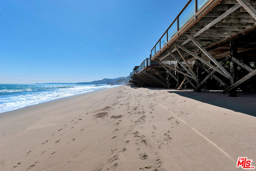 24528 Malibu Road Malibu, CA 90265 - Photo 65 of 68
