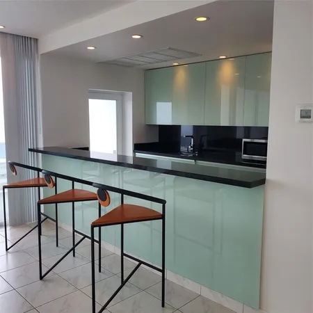 $585,000 | 2841 North Ocean Boulevard, Unit 2008, Fort Lauderdale, FL 33308