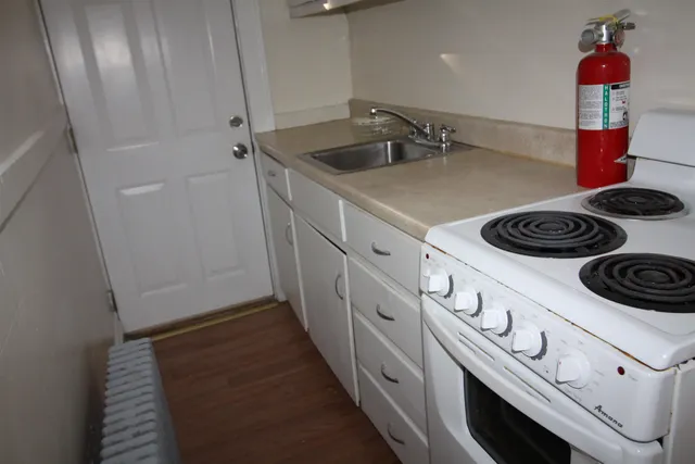 $1,200 | 174 Concord Street, Unit 3, Manchester, NH 03104