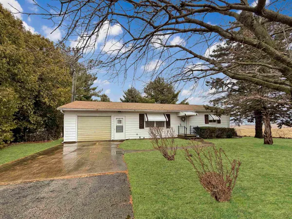 $139,000 | 18025 Elizabeth Road, Mount Carroll, IL 61053