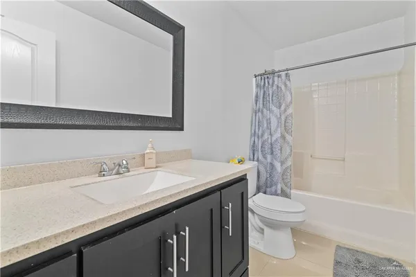$2,100 | 4705 Violet Avenue, McAllen, TX 78504
