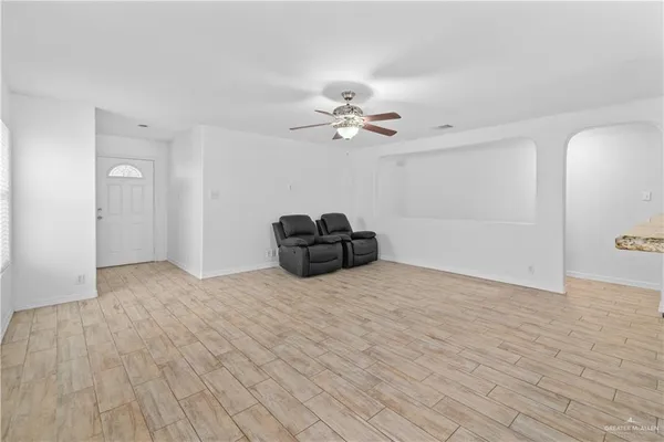 $2,100 | 4705 Violet Avenue, McAllen, TX 78504