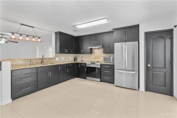 $2,100 | 4705 Violet Avenue, McAllen, TX 78504