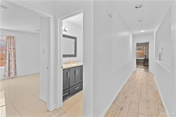 $2,100 | 4705 Violet Avenue, McAllen, TX 78504