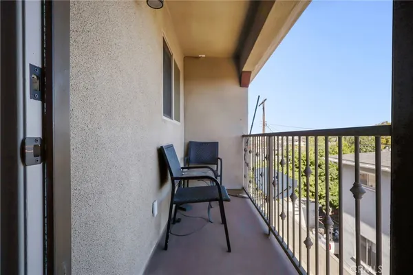$4,300 | 1611 West 208th Street, Unit 3, Torrance, CA 90501