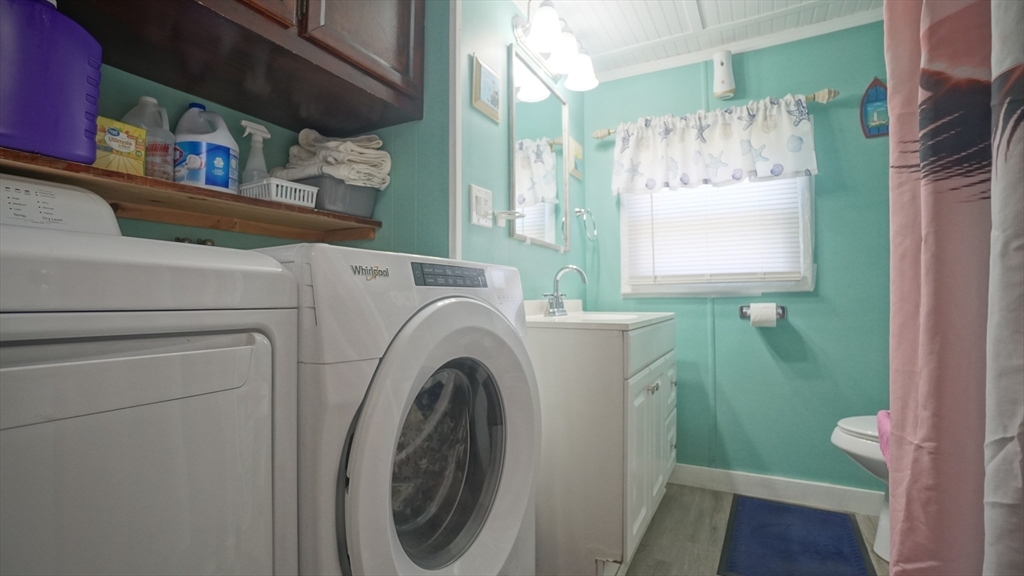 93 Grochmal Avenue, Unit 126 Springfield, MA 01151 - Photo 29 of 35 a utility room with dryer and washer