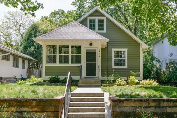 $385,000 | 1716 Juliet Avenue, St. Paul, MN 55105