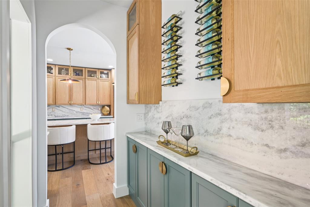 5705 Bent Oak Place Dallas, TX 75248 - Photo 12 of 39