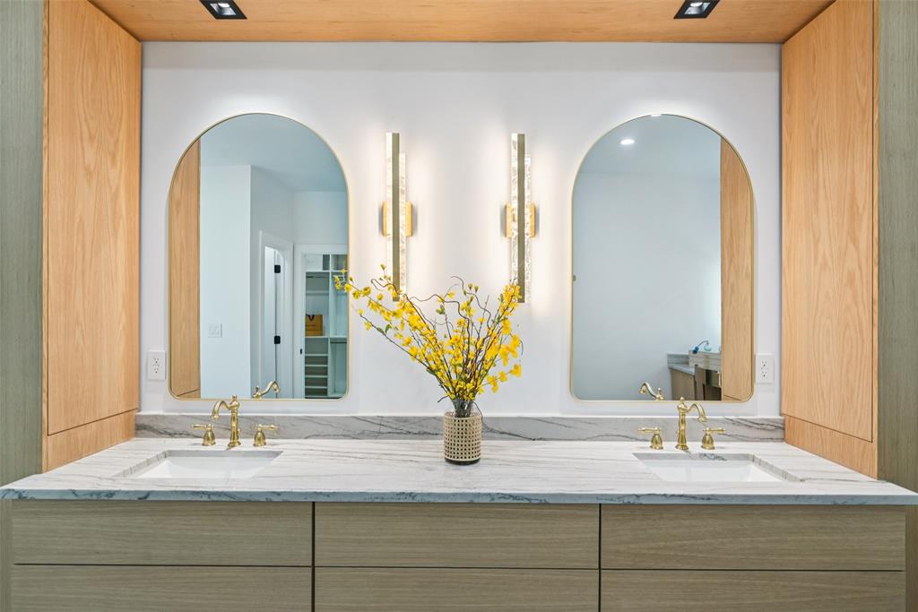 5705 Bent Oak Place Dallas, TX 75248 - Photo 20 of 39