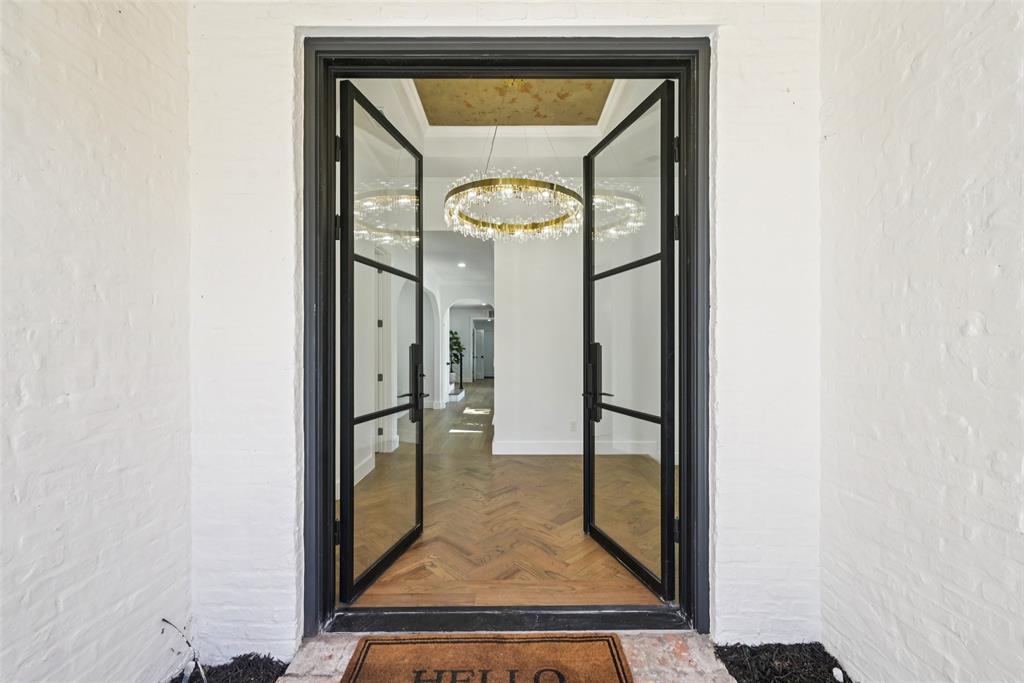 5705 Bent Oak Place Dallas, TX 75248 - Photo 2 of 39