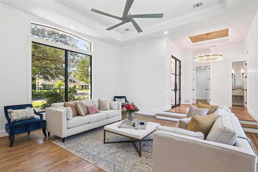 5705 Bent Oak Place Dallas, TX 75248 - Photo 4 of 39