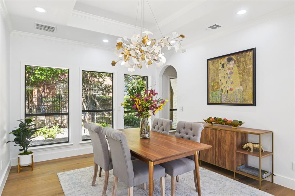 5705 Bent Oak Place Dallas, TX 75248 - Photo 10 of 39