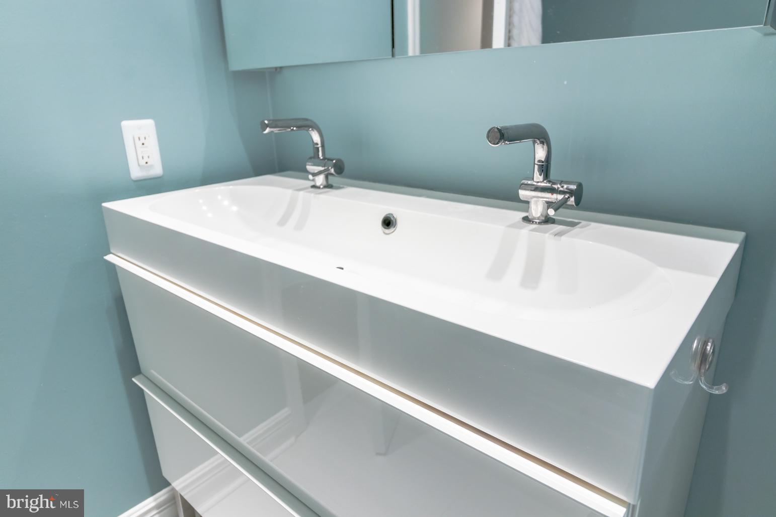 59 Tindall Road Trenton, NJ 08691 - Photo 46 of 76 Upper Level Dual Vanity