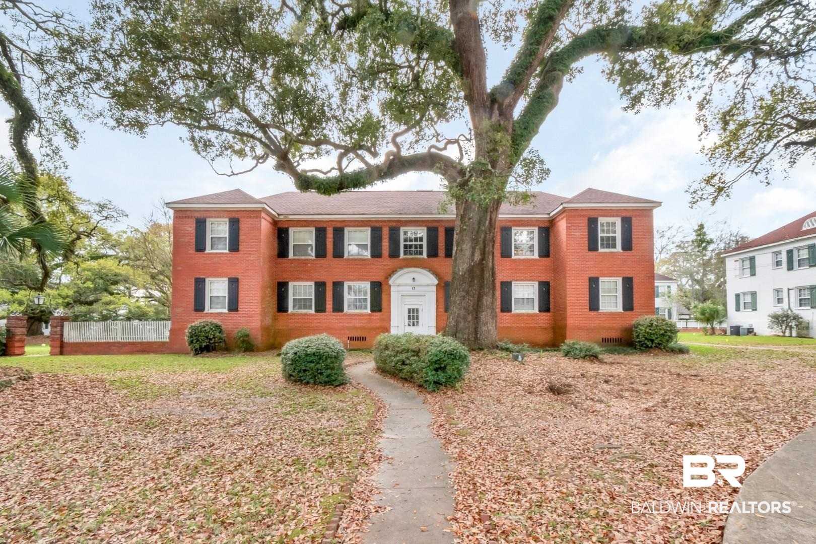 214 Upham Street, Unit 17C Mobile, AL 36607 - Photo 3 of 32 Colonial inspired home with crawl space and brick siding