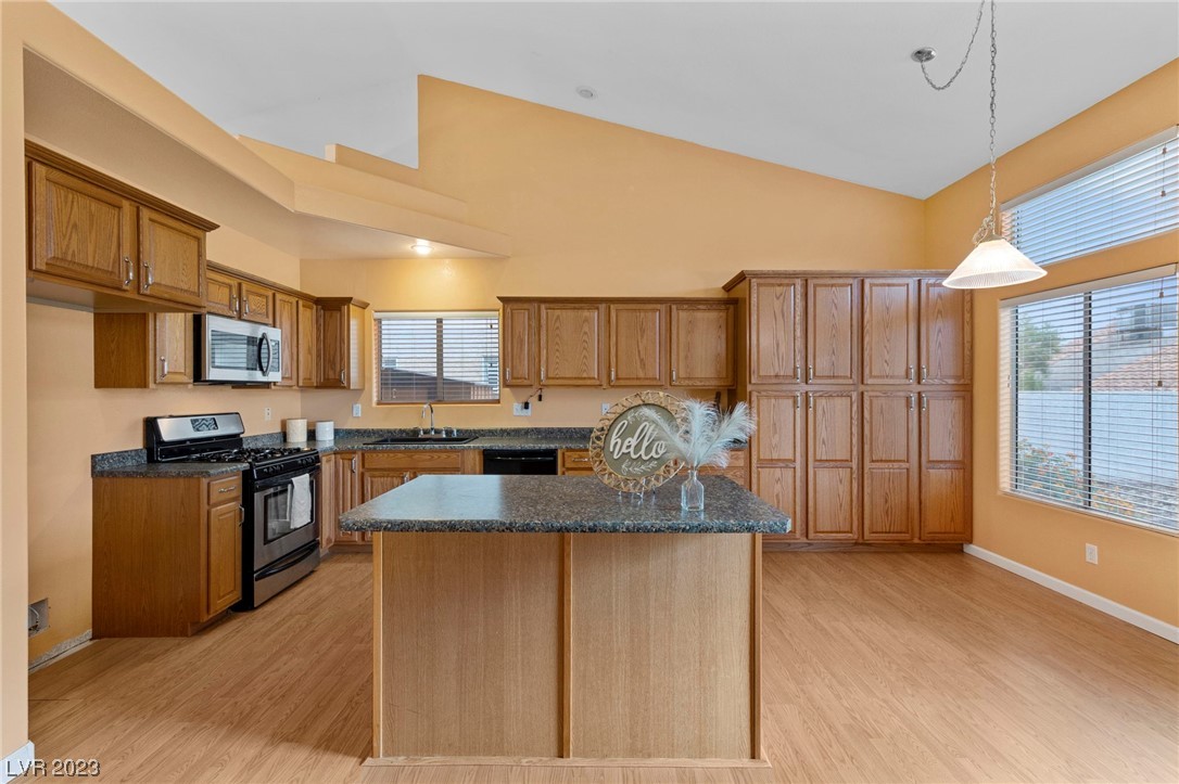 852 Coastal Beach Road Henderson, NV 89002 - Photo 8 of 26 Gallery Image 8