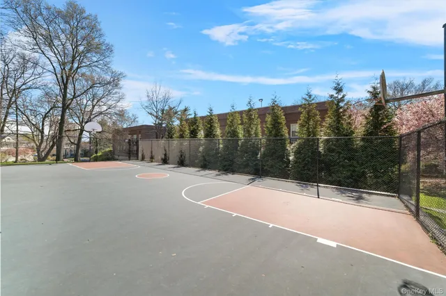 $429,990 | 703 Palmer Court, Unit 2A, Mamaroneck, NY 10543