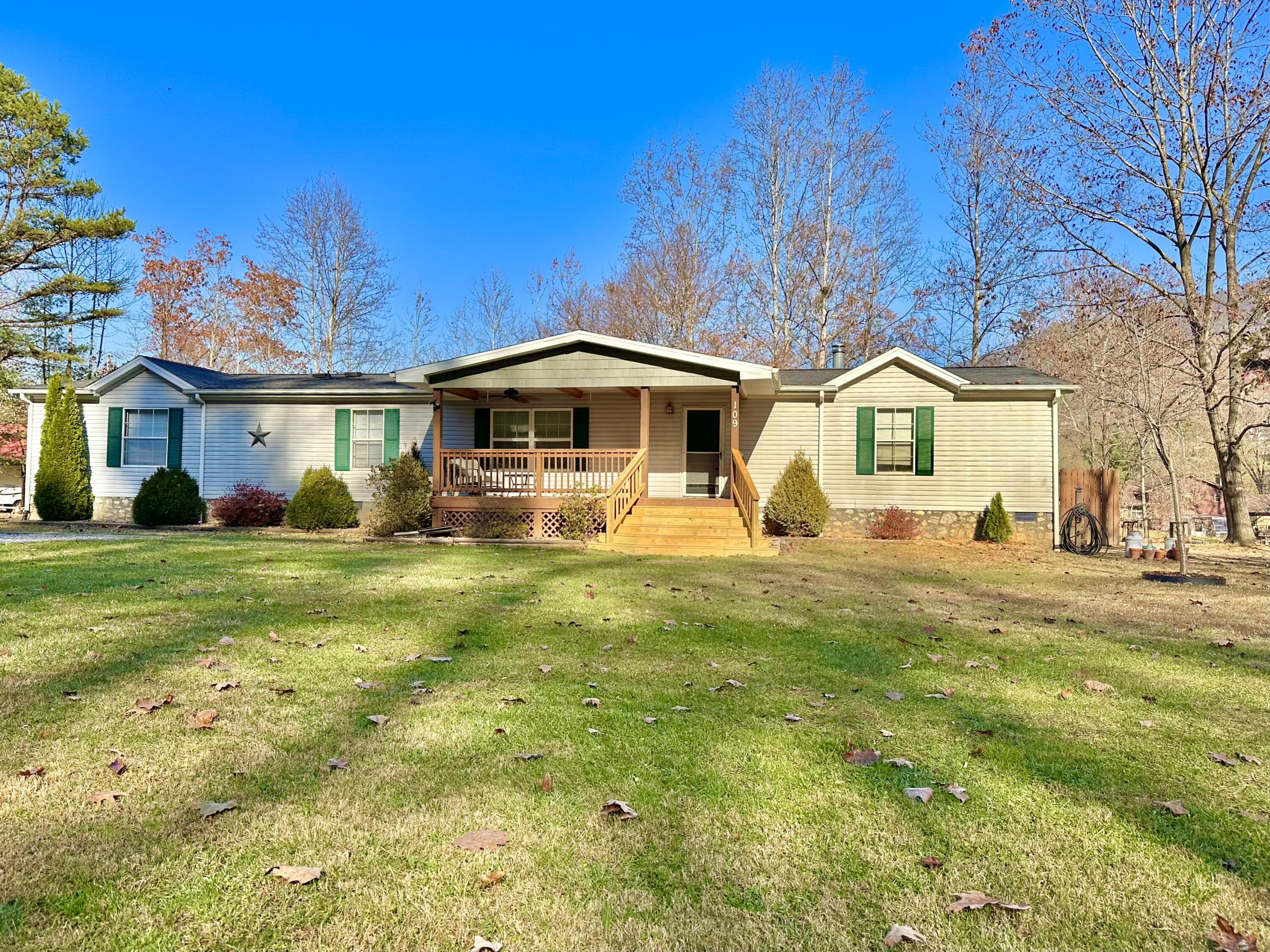 109 River Road North Covington, VA 24426 - Photo 3 of 44 IMG_1331