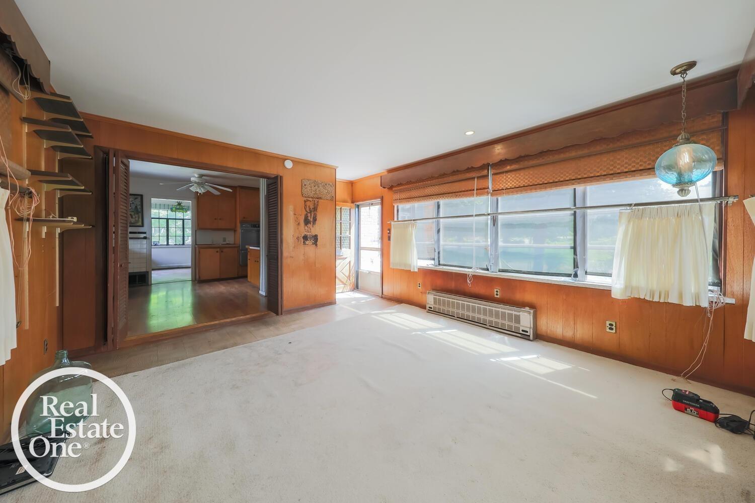 301 Kerby Road Grosse Pointe, MI 48236 - Photo 9 of 23 50152051-028b89bf-ed3a-45f2-b477-68d0a3695cf3.JPG