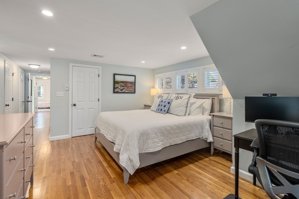 33 Coolidge Road Milton, MA 02186 - Photo 20 of 41