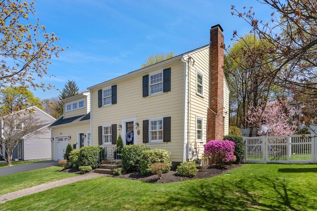 33 Coolidge Road Milton, MA 02186 - Photo 2 of 41