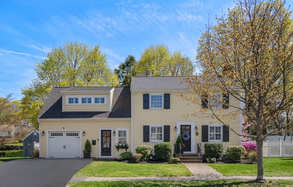 33 Coolidge Road Milton, MA 02186 - Photo 3 of 41