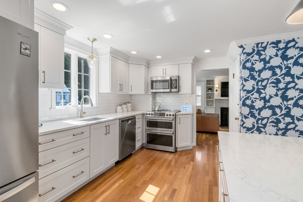 33 Coolidge Road Milton, MA 02186 - Photo 8 of 41