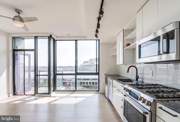 $2,399 | 70 N Street Southeast, Unit N811, Washington, DC 20003